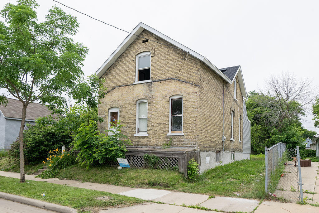 Property Photo: 1606 Dr Martin Luther King Dr WI 53404