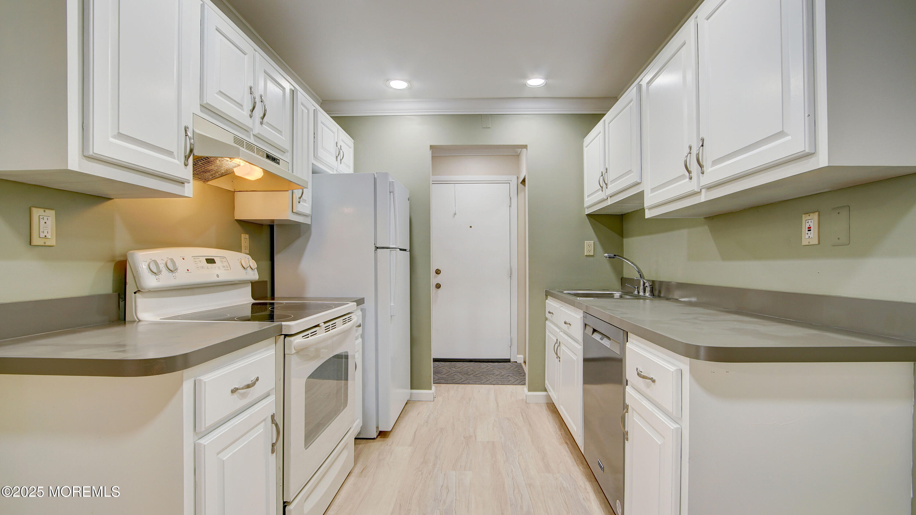 Property Photo:  30 Meadow Green Circle  NJ 07726 