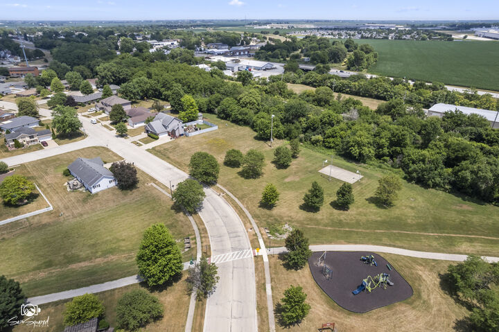 Property Photo: 276 Walnut Street IL 60950