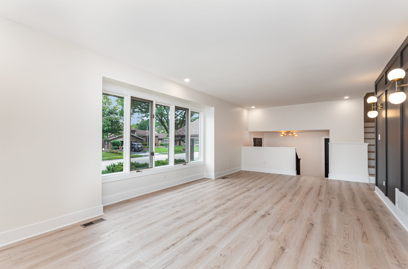 Property Photo: 5728 Antler Lane IL 60559