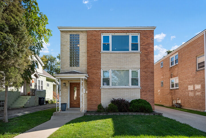 2127 S 9th Avenue  Maywood IL 60153 photo