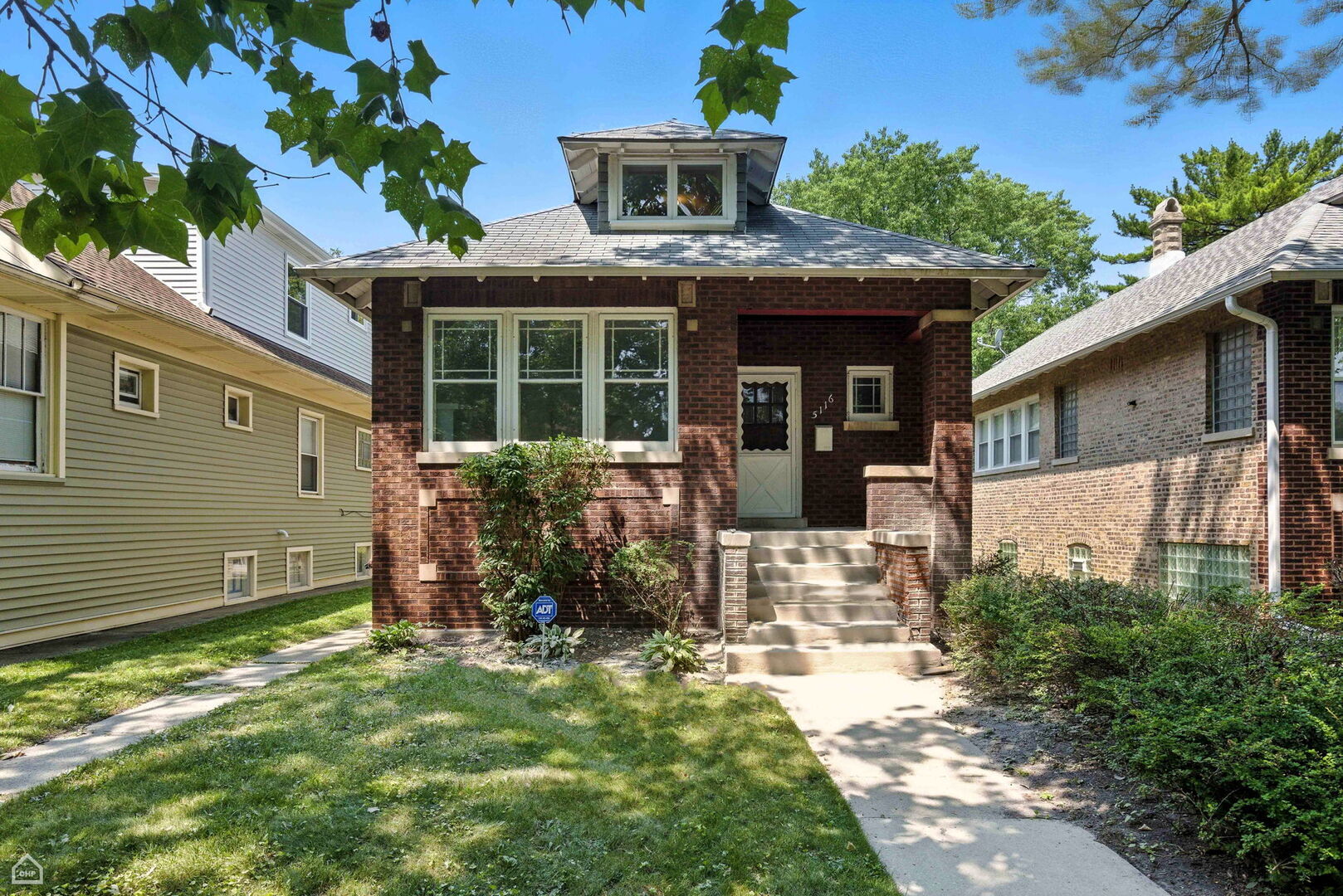 Property Photo: 5116 N Saint Louis Avenue IL 60625