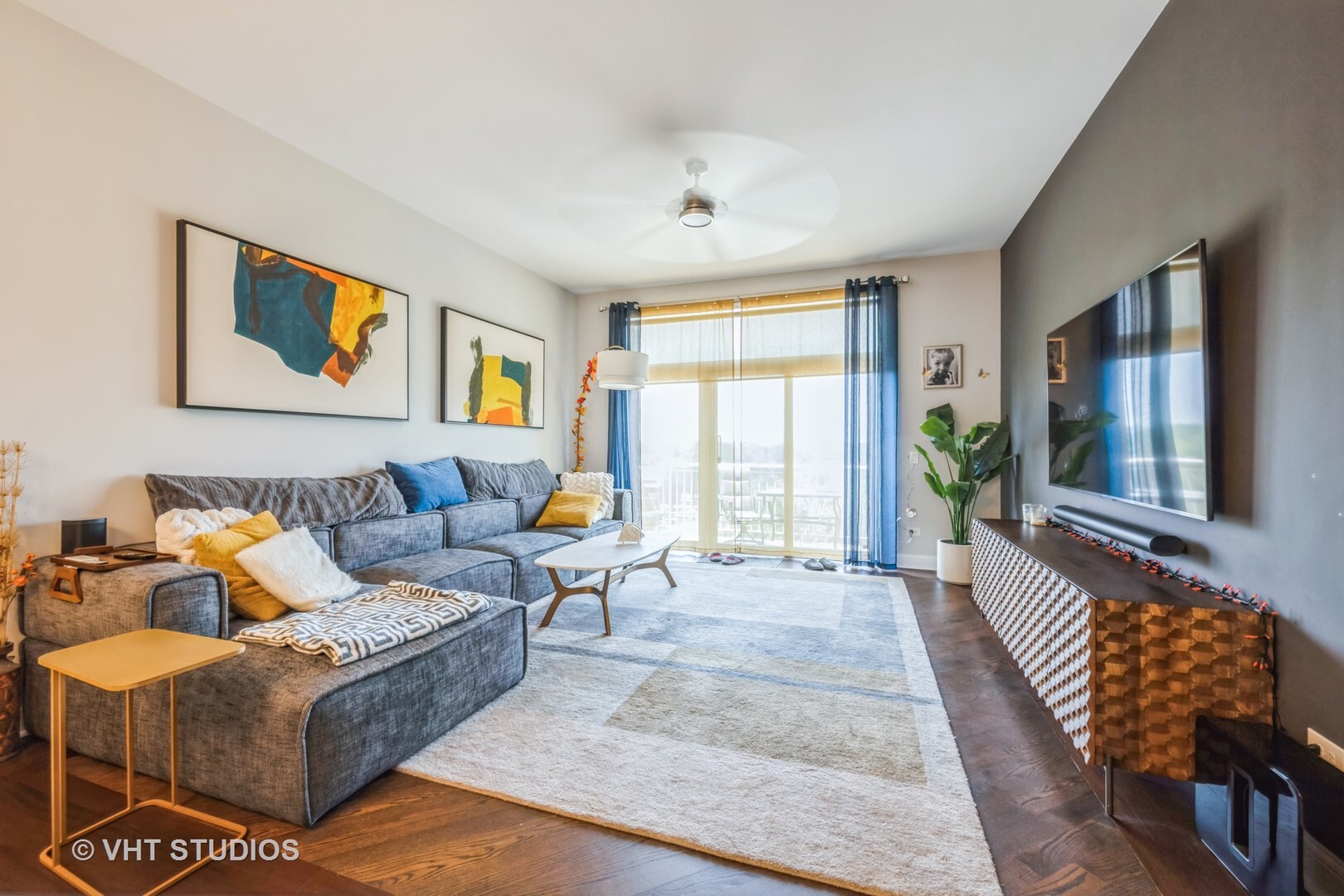 Property Photo: 8747 W Bryn Mawr Avenue 704 IL 60631