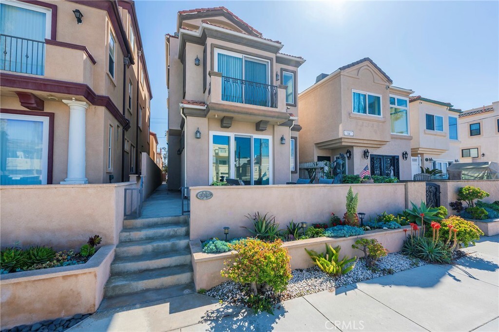Property Photo: 116 11th Street CA 92648