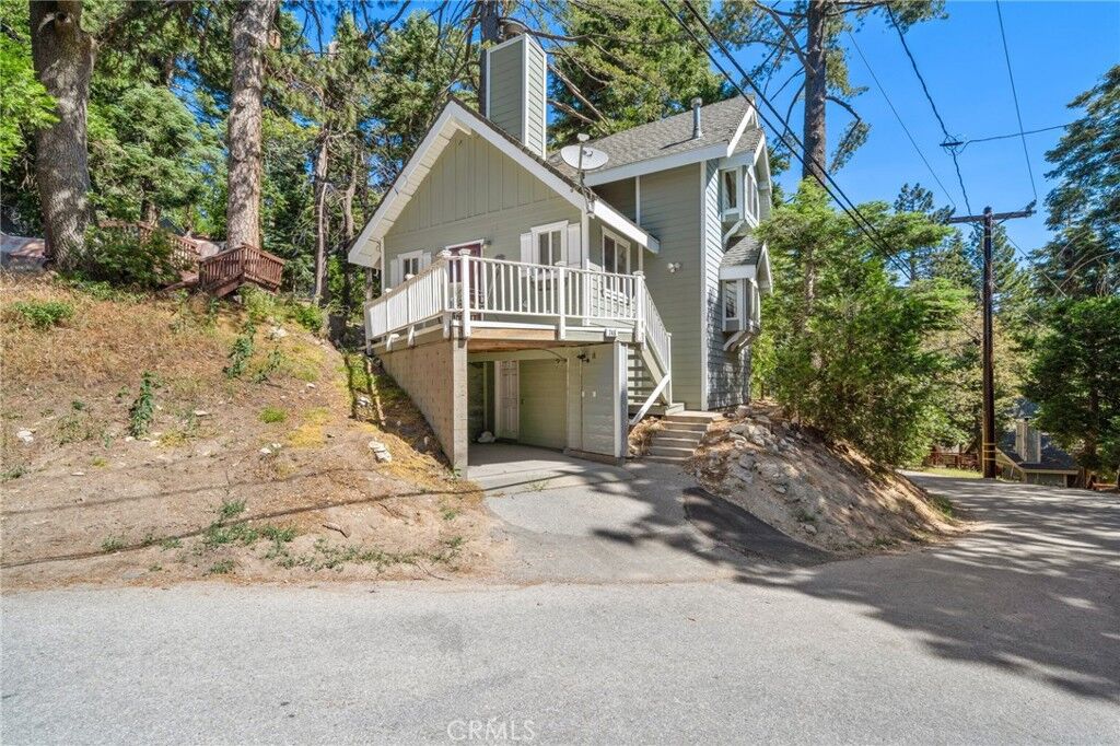 Property Photo:  746 W Victoria Court  CA 92352 