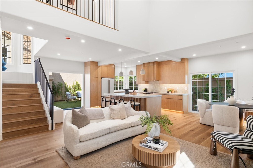 Property Photo:  2116 Colina Vista Way  CA 92627 