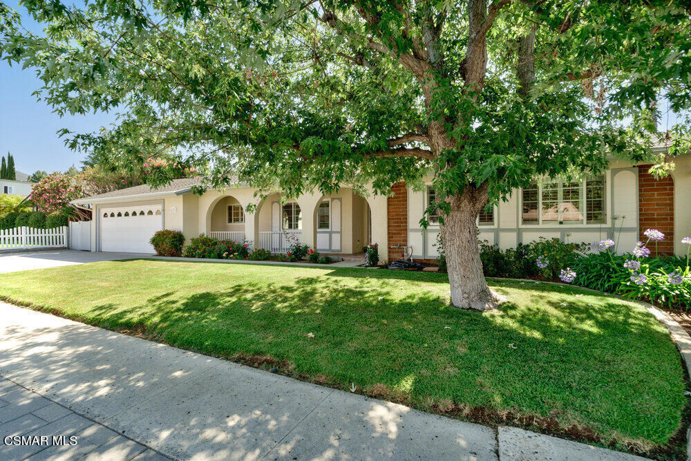 Property Photo: 237 Castilian Avenue CA 91320