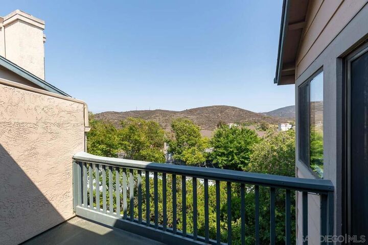 Property Photo: 2944 Alanwood Ct CA 91978