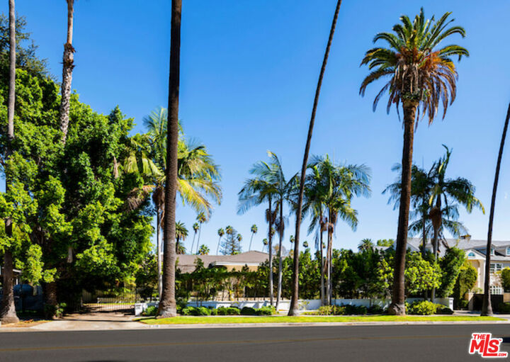 Property Photo: 716 N Beverly Drive CA 90210