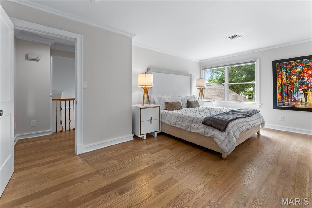 Property Photo:  19 Woodbridge Manor Road  MO 63141 