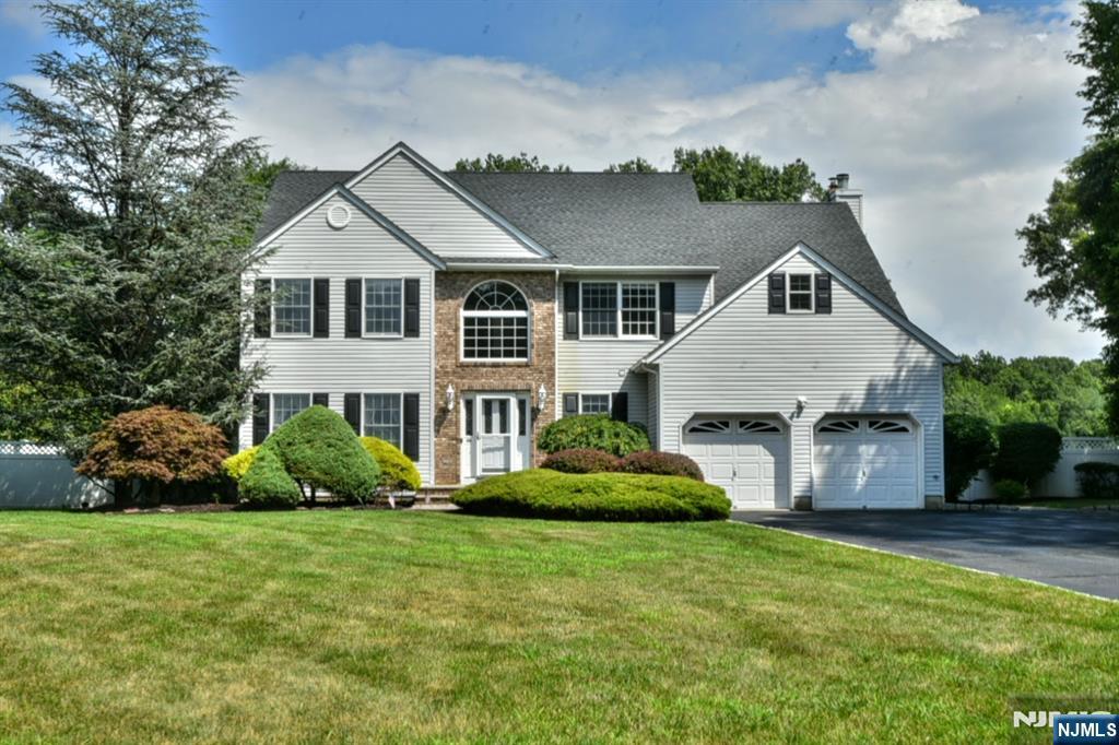 30 Sleepy Hollow Drive  Jefferson Township NJ 07438 photo