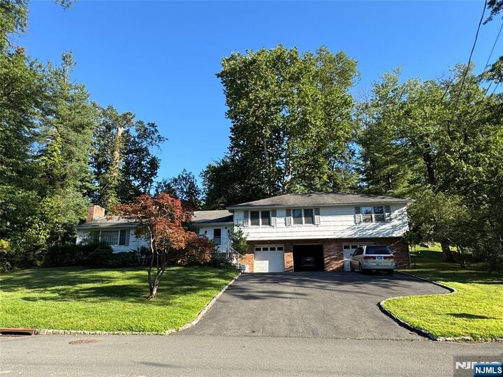 80 Canoe Brook Road  Millburn NJ 07078 photo