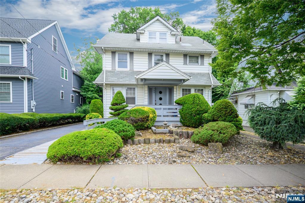 Property Photo:  390 South Parkway  NJ 07014 