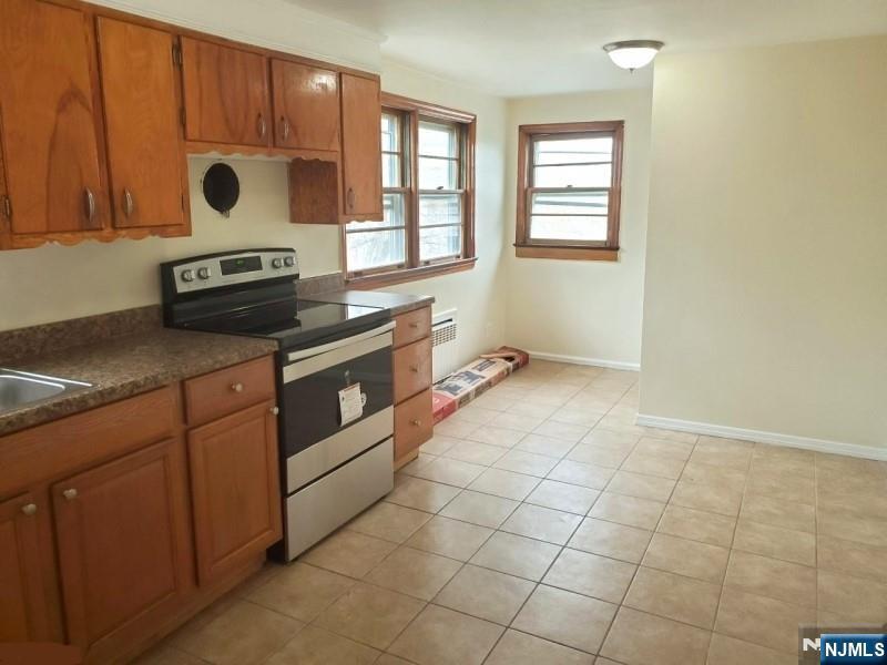 Property Photo:  18 Howard Avenue 2  NJ 07013 