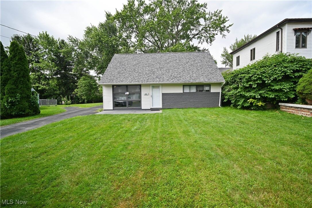 Property Photo: 446 S Edgehill Avenue OH 44515
