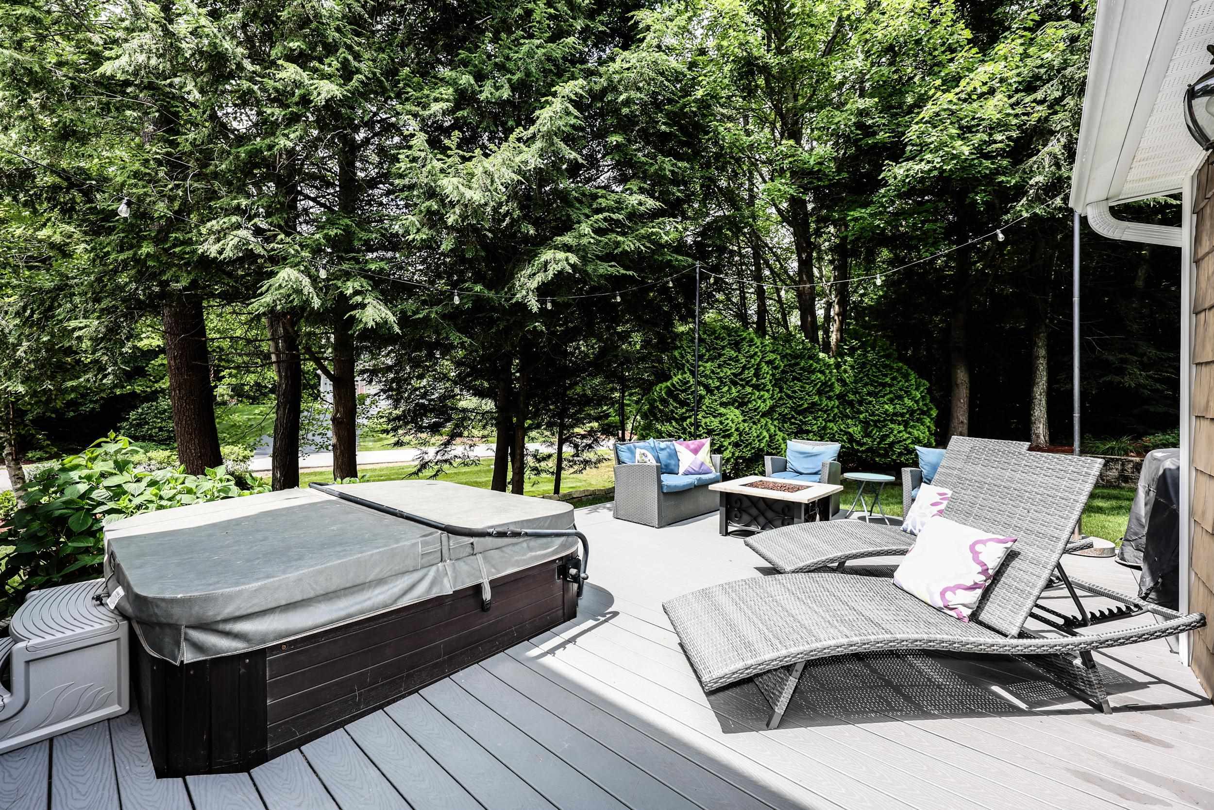 Property Photo: 4 Quarry Court NH 03032