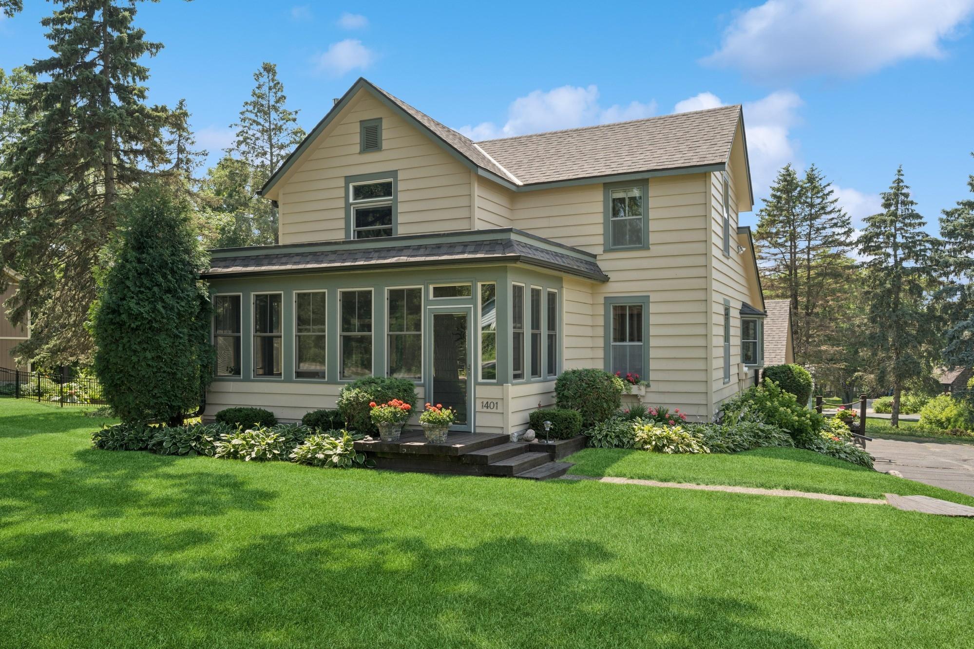 Property Photo: 1401 Wachtler Avenue MN 55118