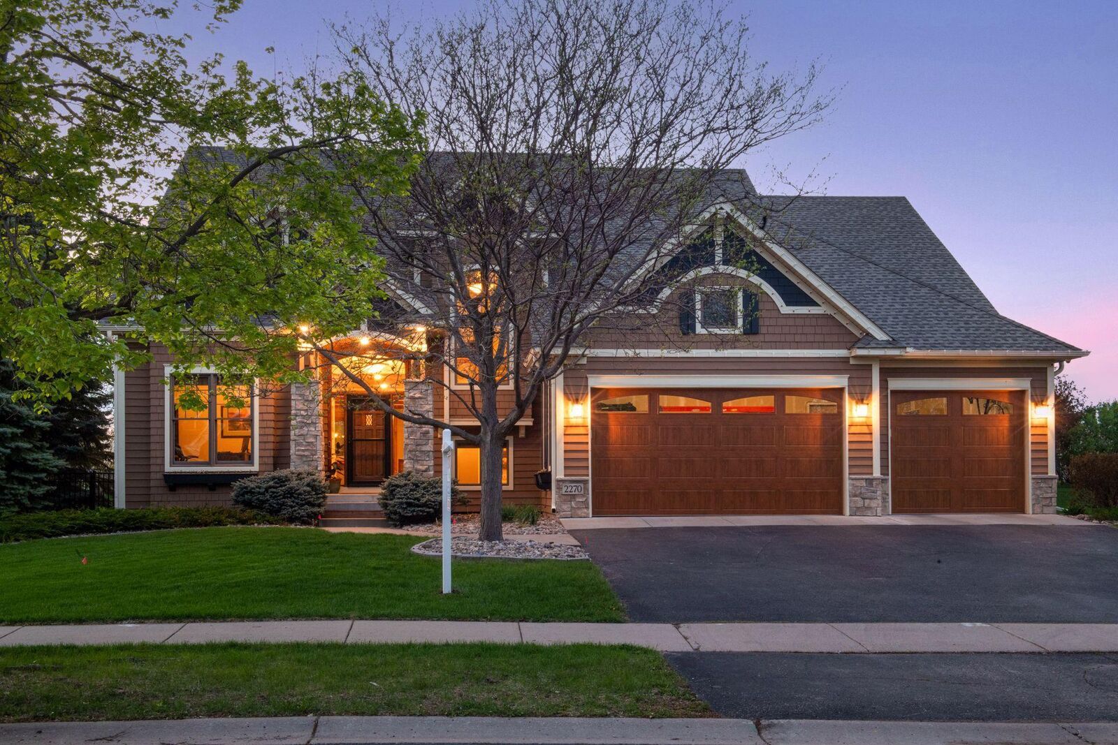 Property Photo:  2270 South Parkway  MN 55386 