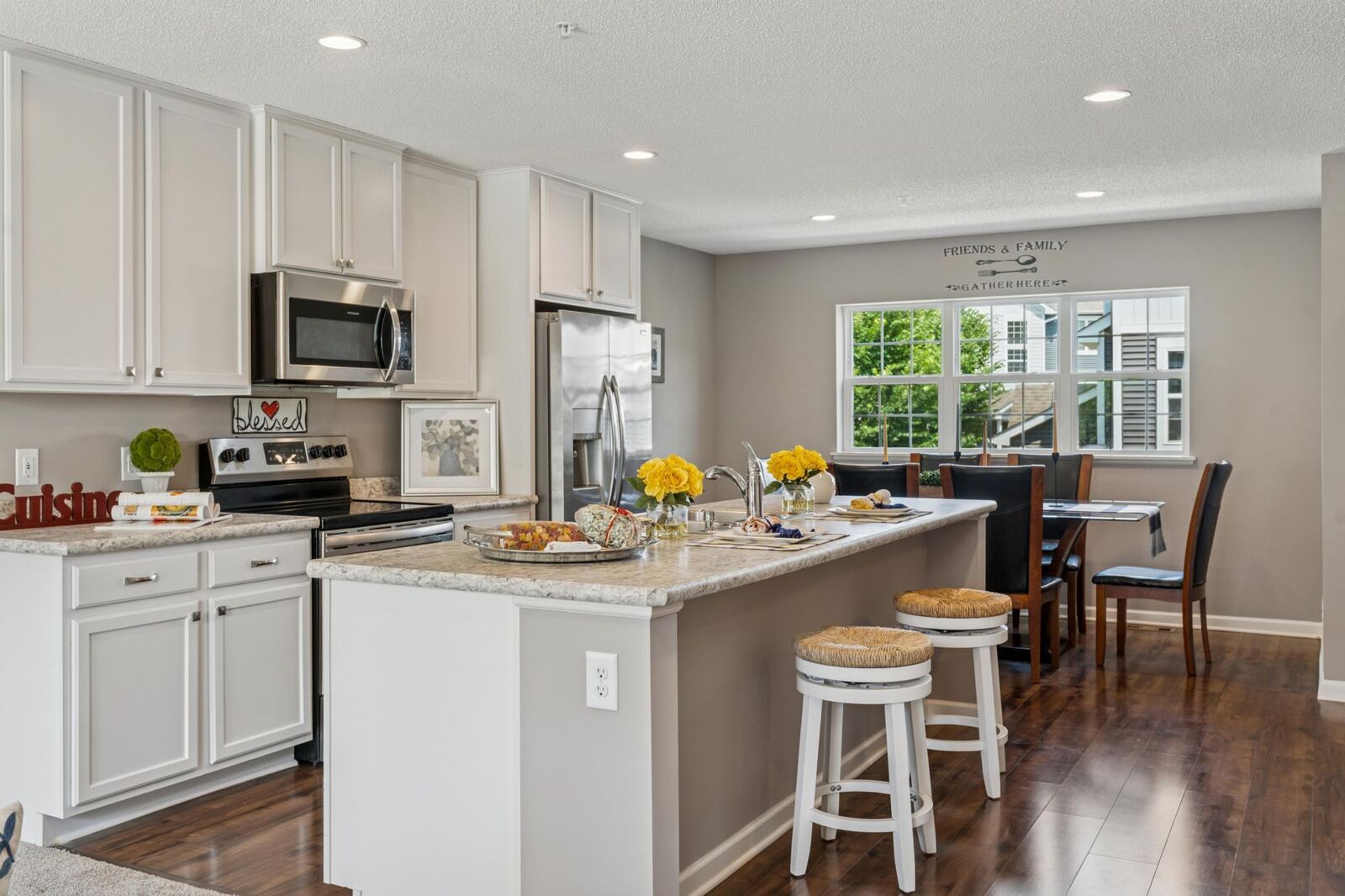 Property Photo:  711 Eagle Court  MN 55014 
