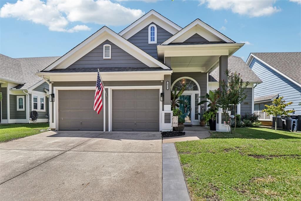 Property Photo: 5032 Keating Street TX 76244