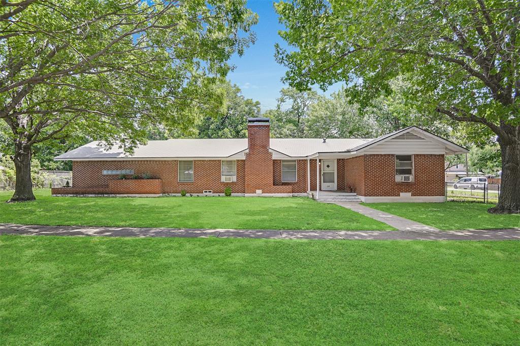 Property Photo:  114 S 6th Street  TX 76065 
