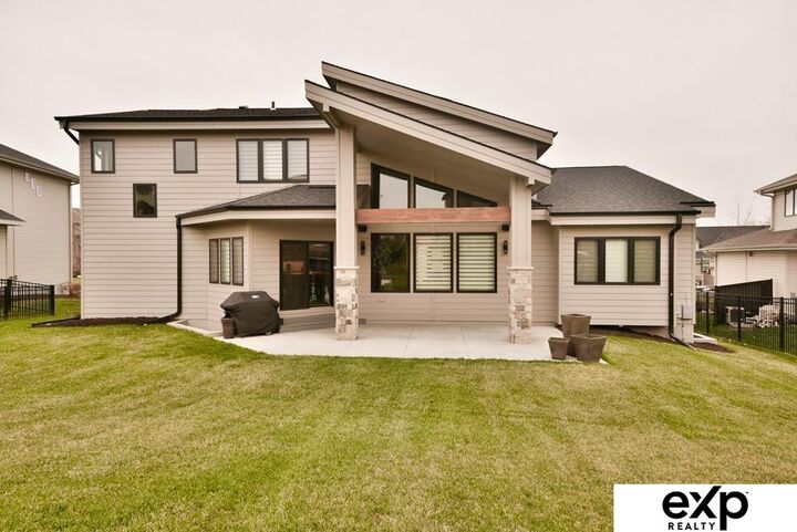 Property Photo:  2373 S 220th Avenue  NE 68022 