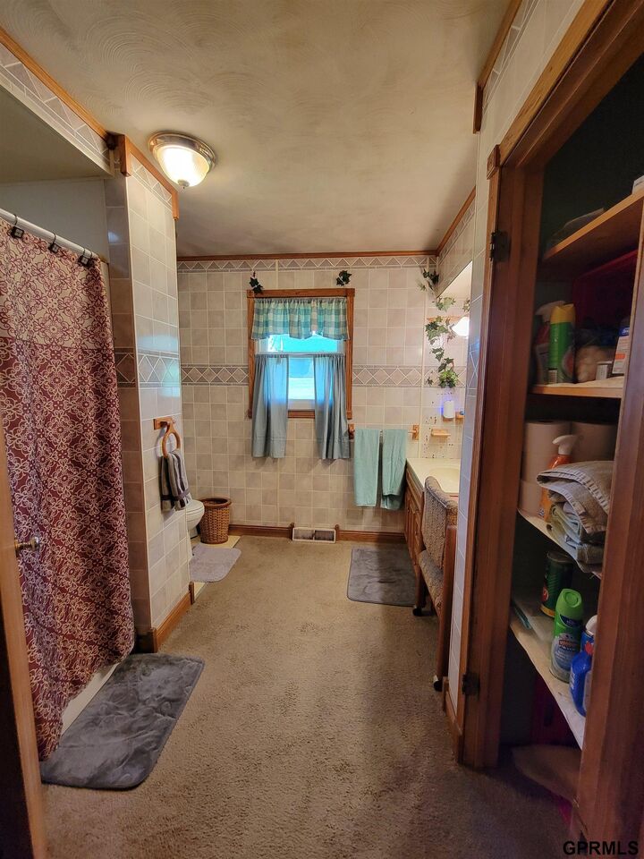 Property Photo: 19802 Fairview Road NE 68028