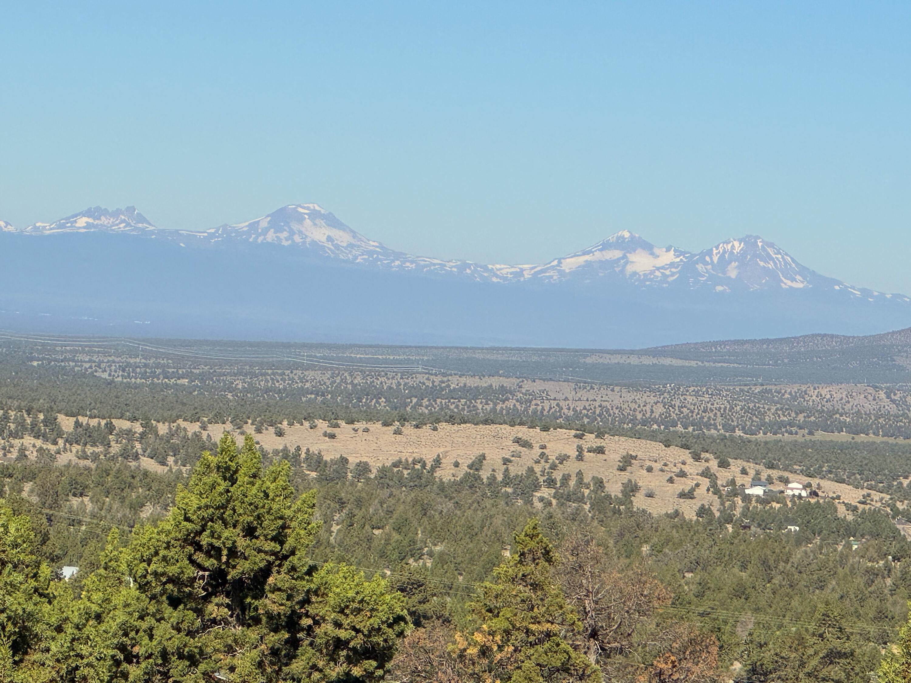Property Photo:  5720 SE Pueblo Road  OR 97754 