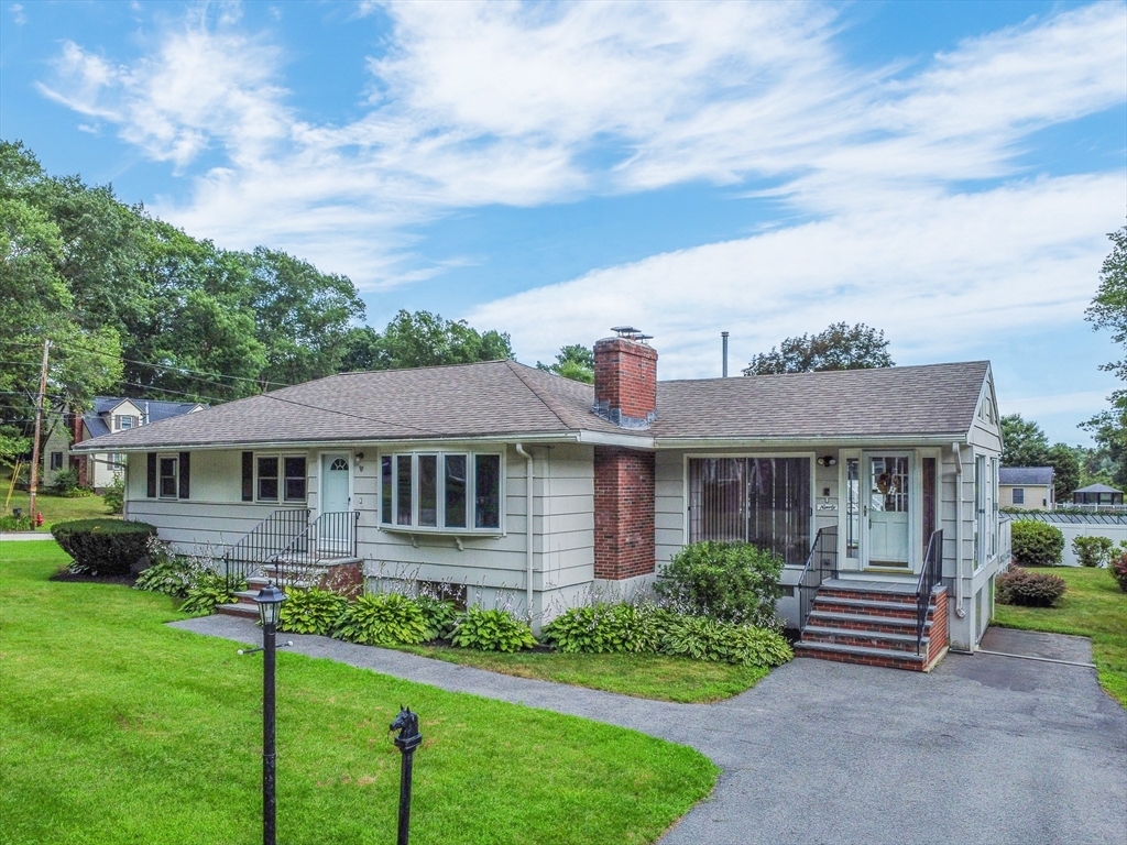 90 Butternut Ln  Methuen MA 01844 photo