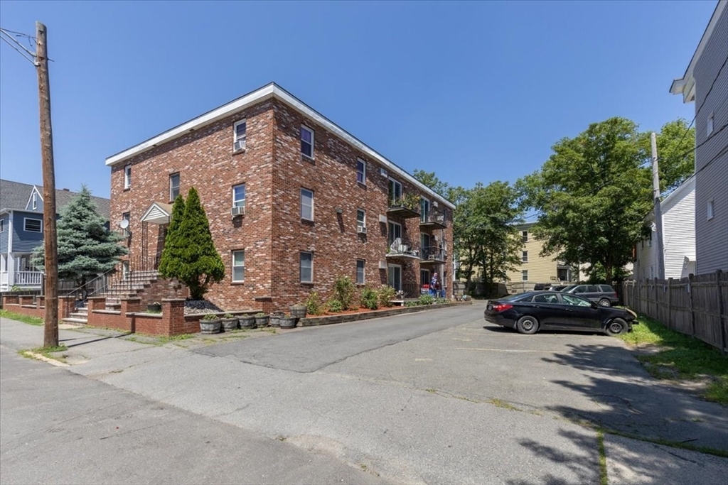Property Photo:  45 Cottage St 2  MA 01905 