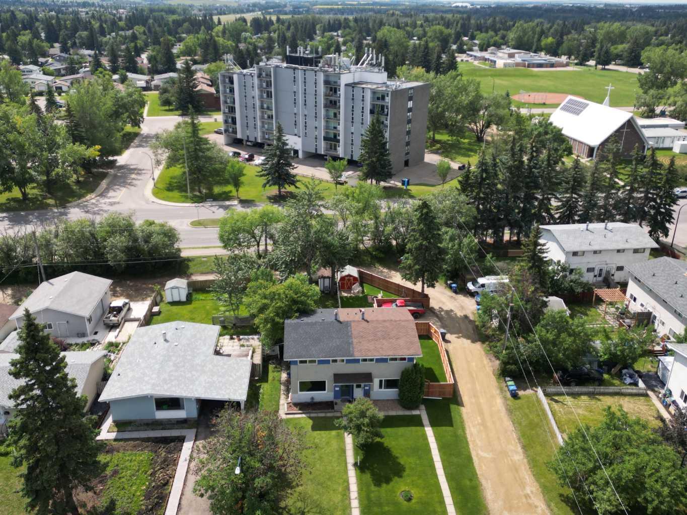 Photo de la propriété: 4237 33 Street AB T4N 0N1