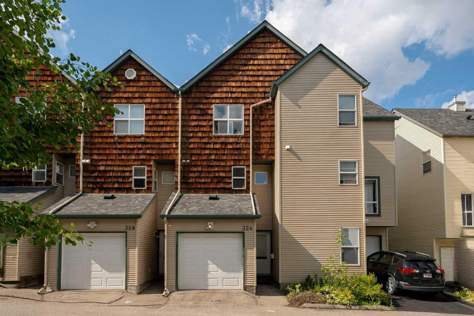 324 Bridlewood Lane SW  Calgary AB T2Y 3X8 photo