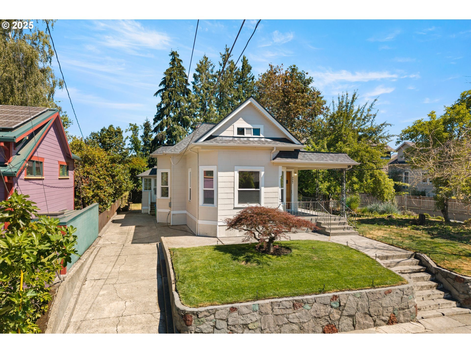 Property Photo: 3967 SE Taylor St OR 97214
