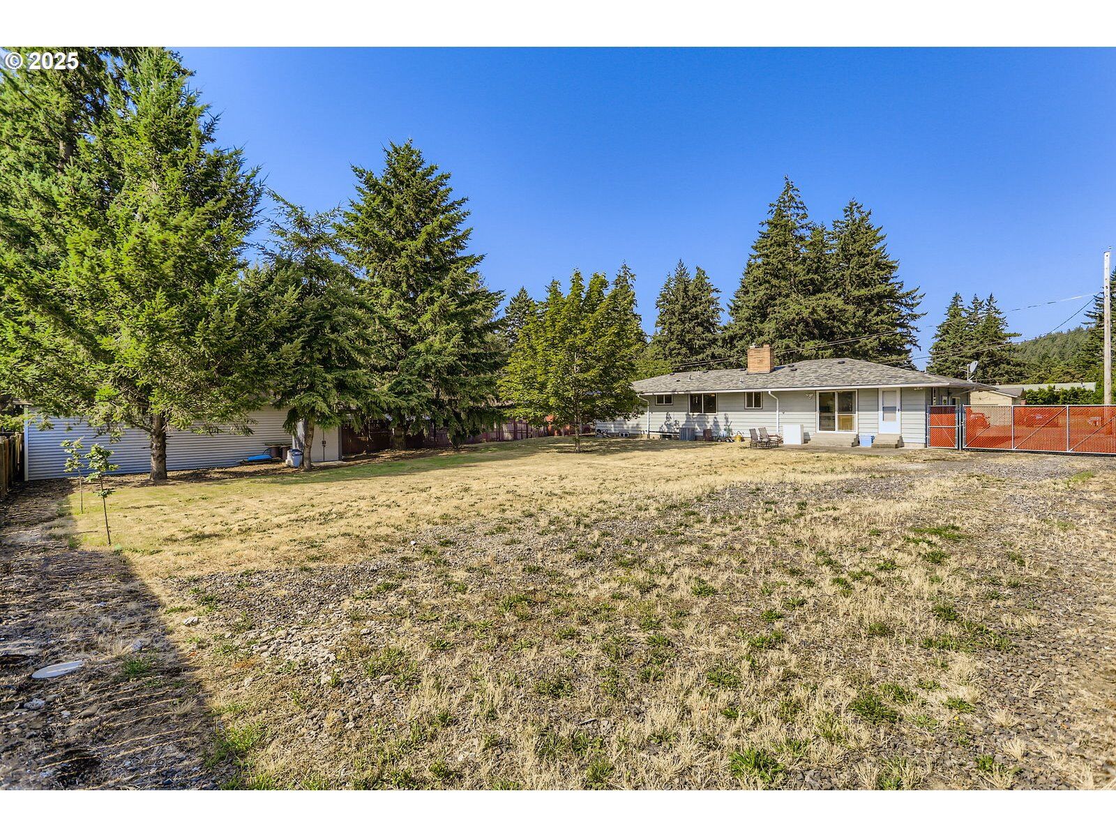 Property Photo: 3120 SE 119th Ave OR 97266