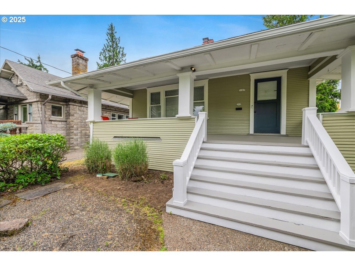 Property Photo:  3127 NE 60th Ave  OR 97213 