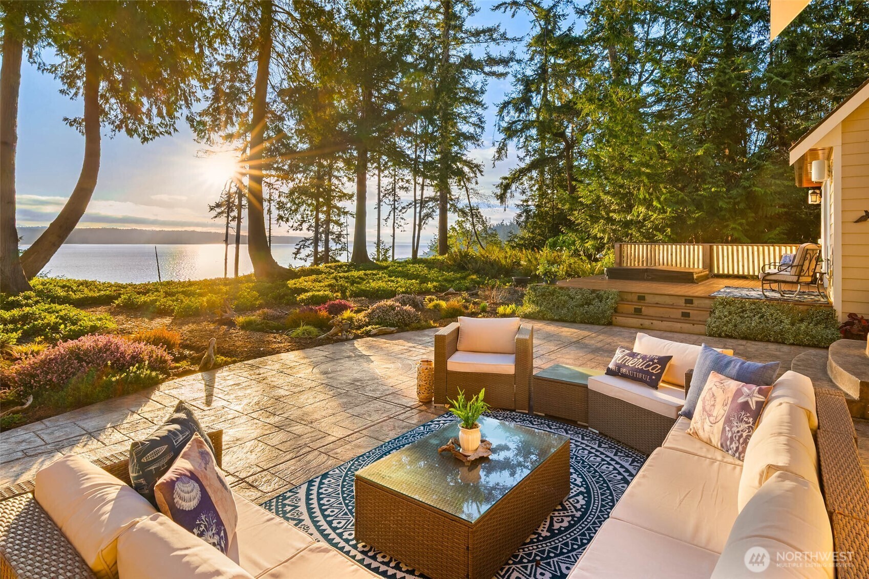 Property Photo:  2527  Bretland Road  WA 98282 
