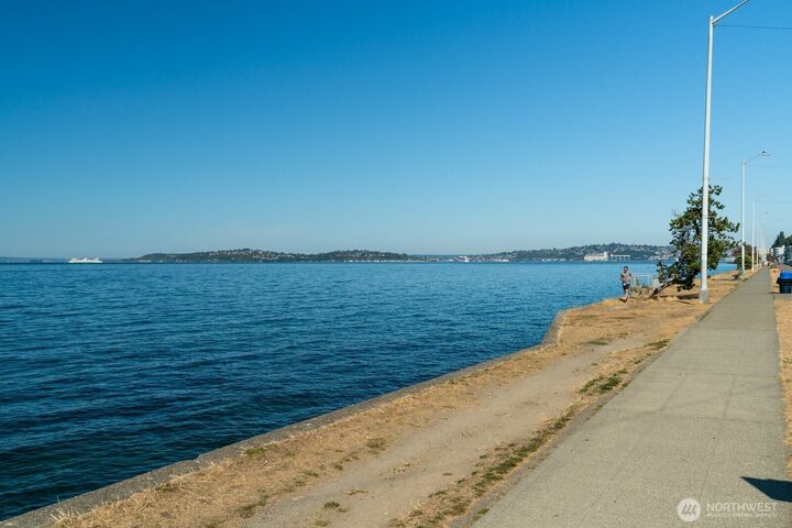 Property Photo:  2200  Alki Avenue SW 203  WA 98116 