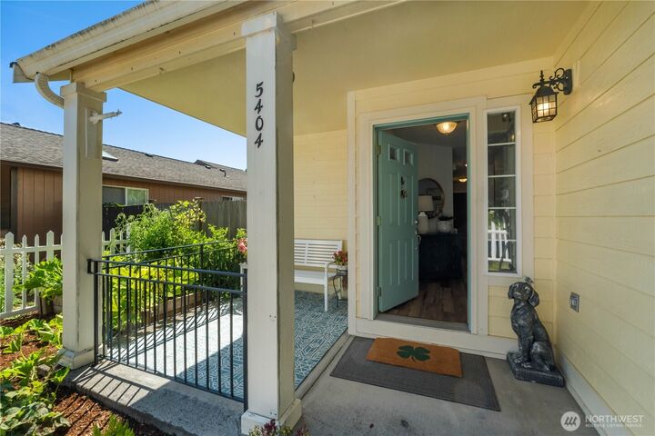 Property Photo:  5404  Parker Road E  WA 98390 