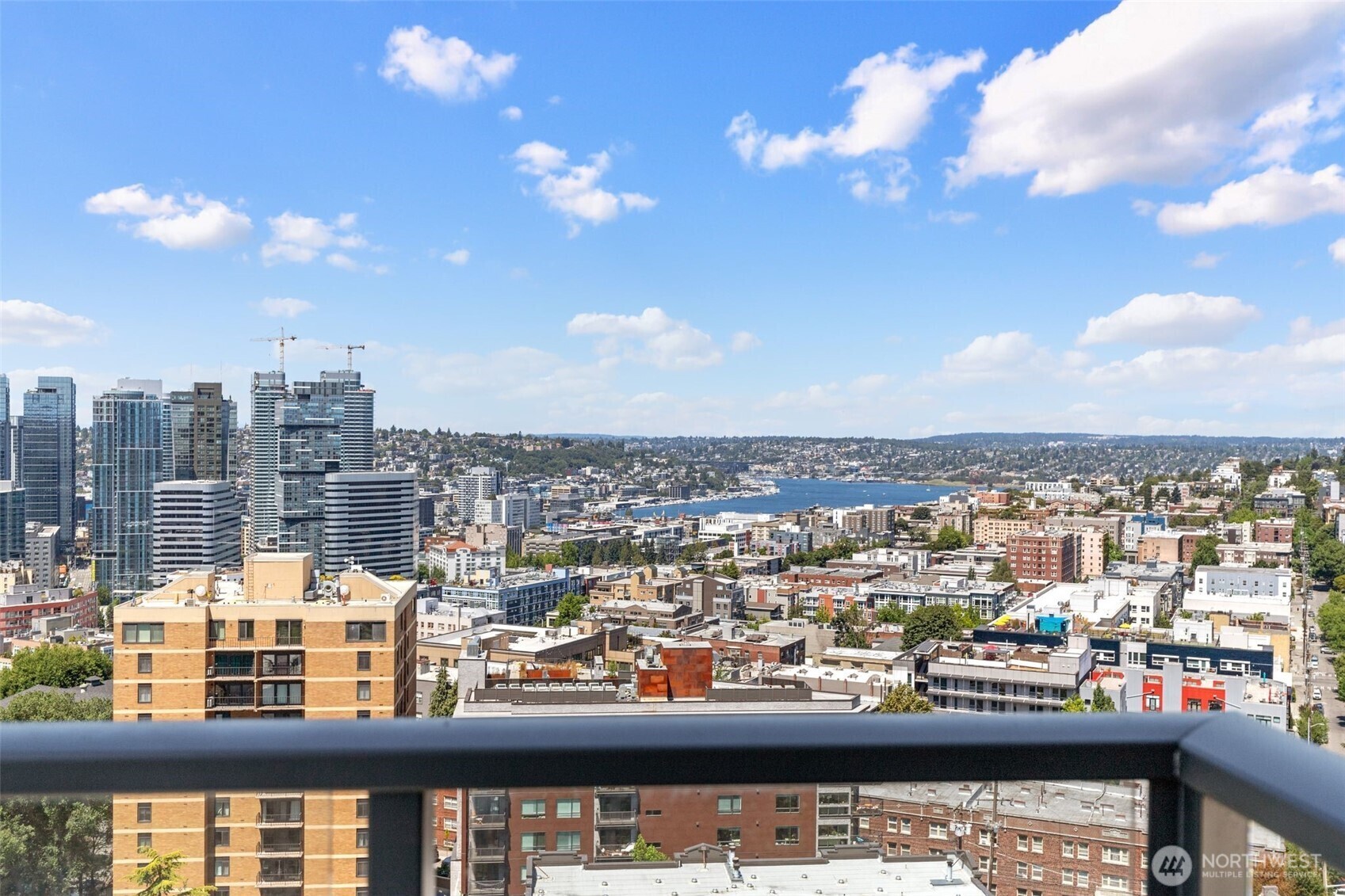 Property Photo: 1321 Seneca Street 1507 WA 98101