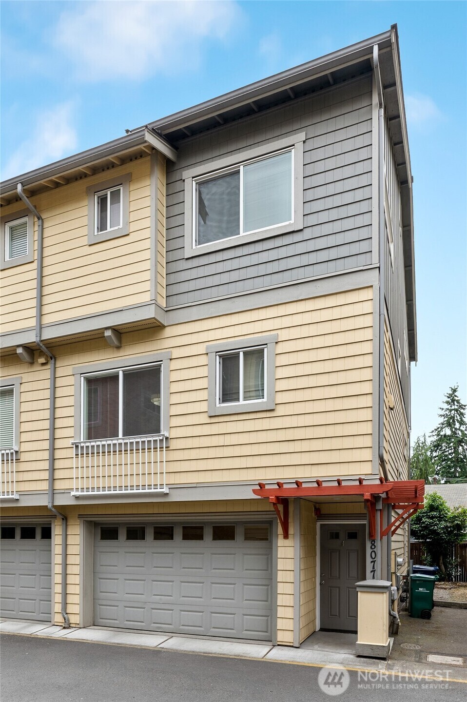 Property Photo: 8077 165th Lane NE WA 98052
