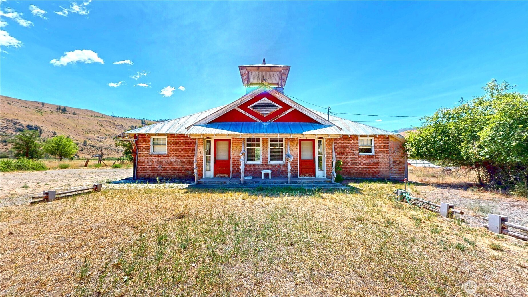 18  Old Carlton Road  Carlton WA 98814 photo