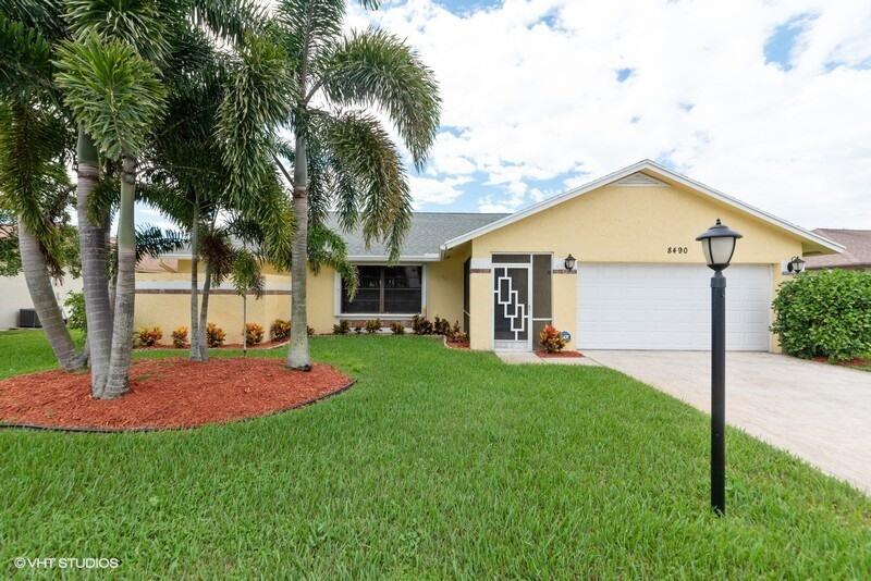 Property Photo: 8490 White Egret Way FL 33467