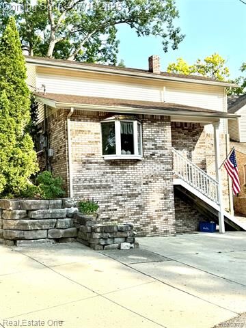 Property Photo:  423 Shady Oaks Street  MI 48362 