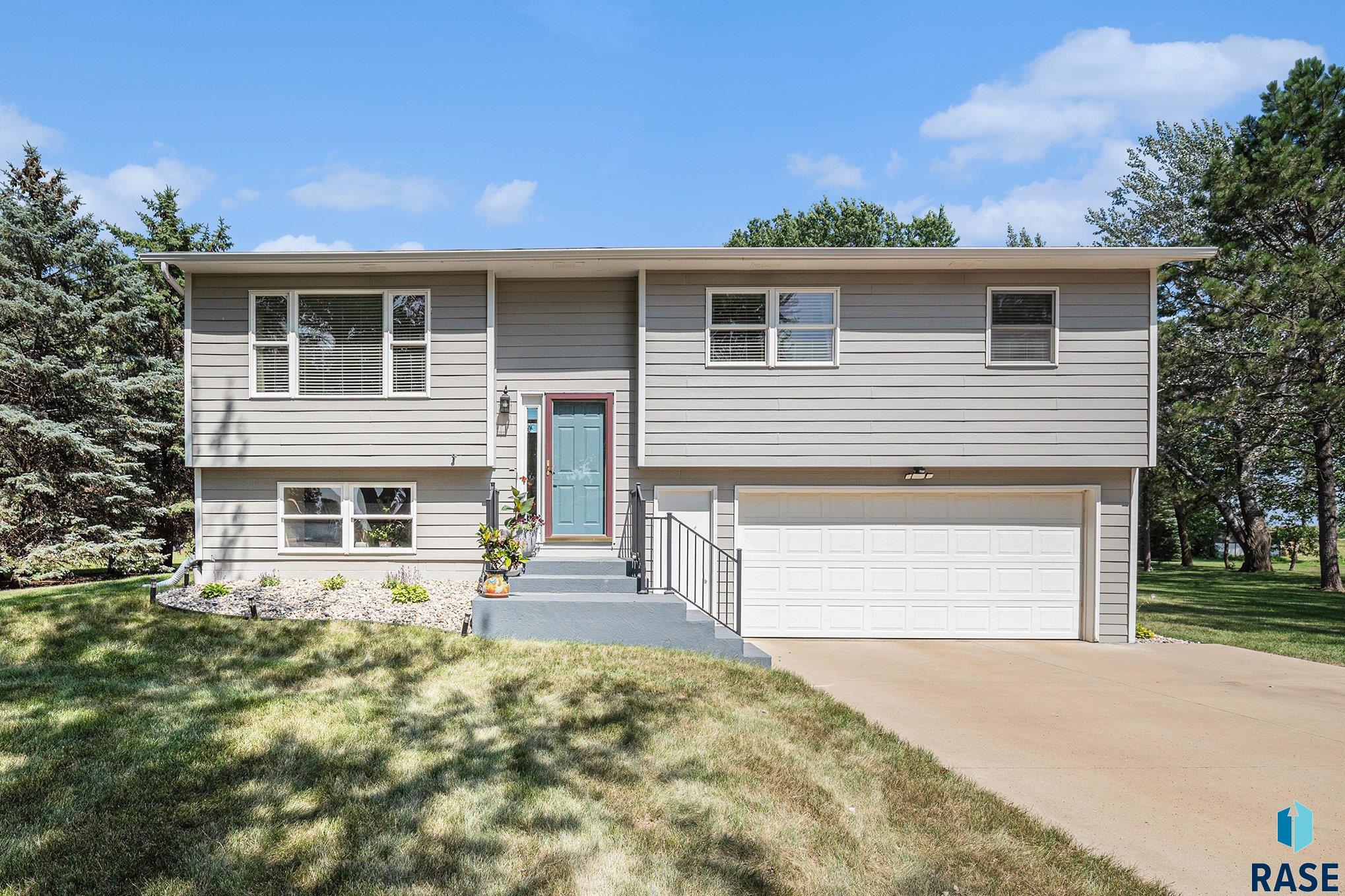 Property Photo: 27094 Baron Pl SD 57108-8133