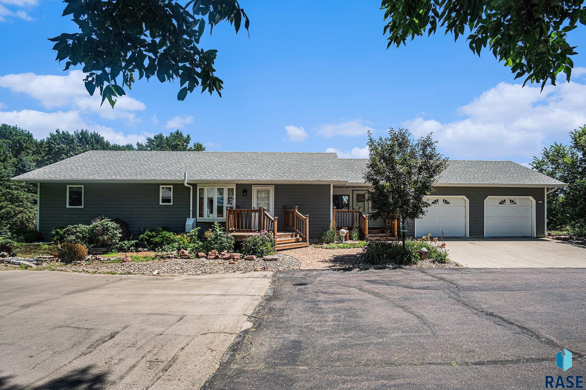 Property Photo: 400 River Ave SD 57030