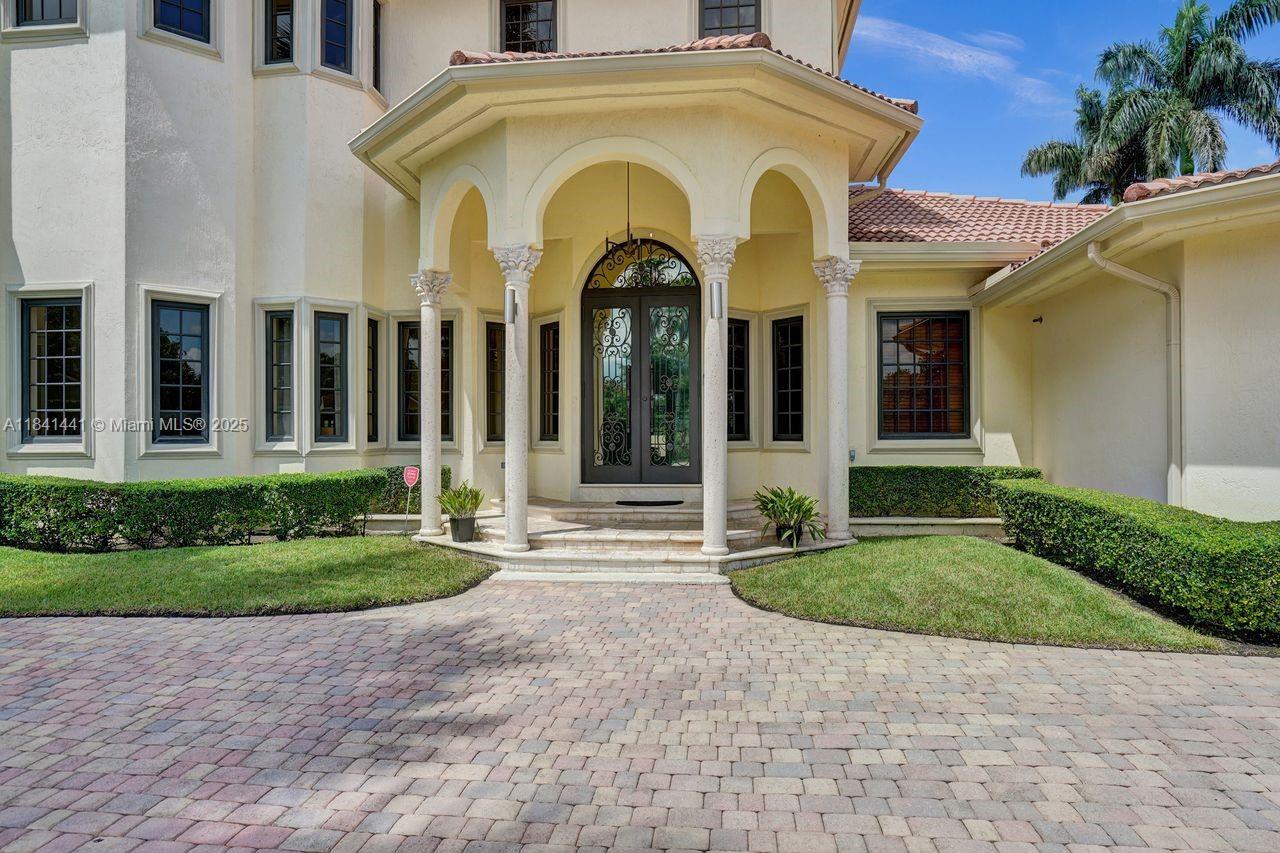 Property Photo: 3311 SW 118th Ter FL 33330