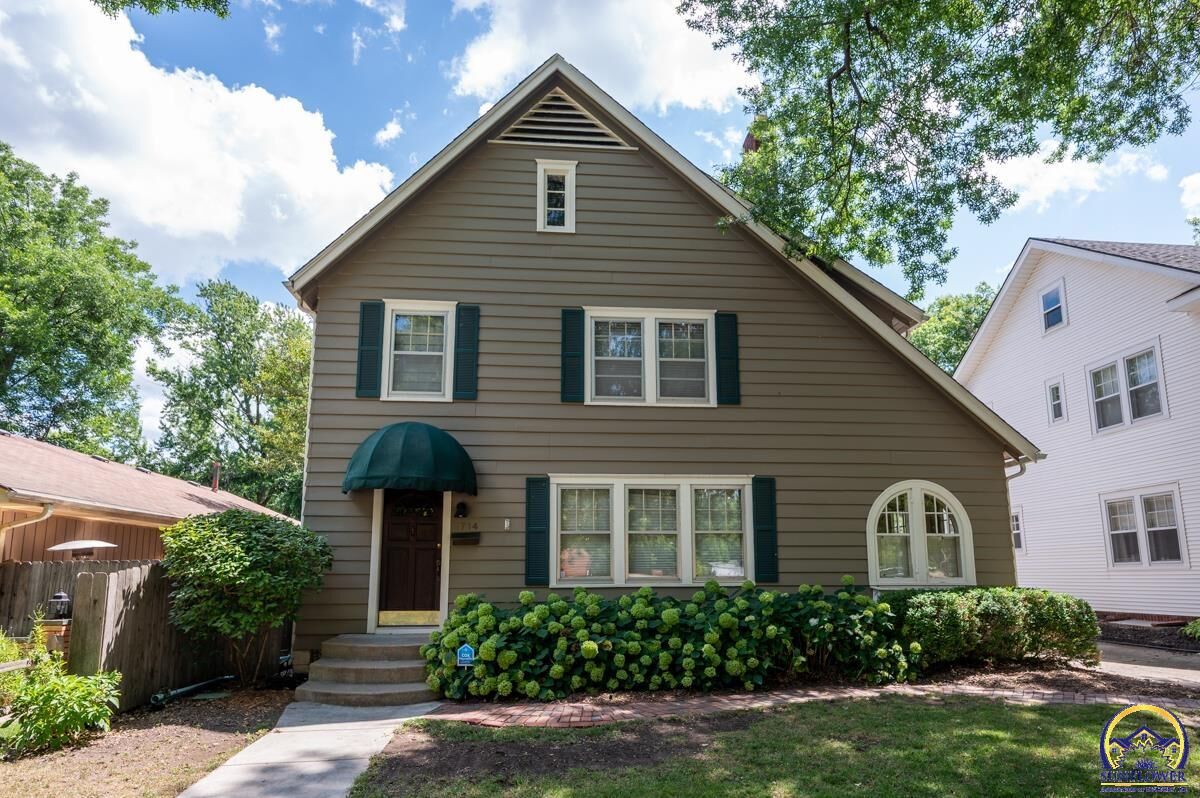 Property Photo:  1714 SW Collins Ave  KS 66604 