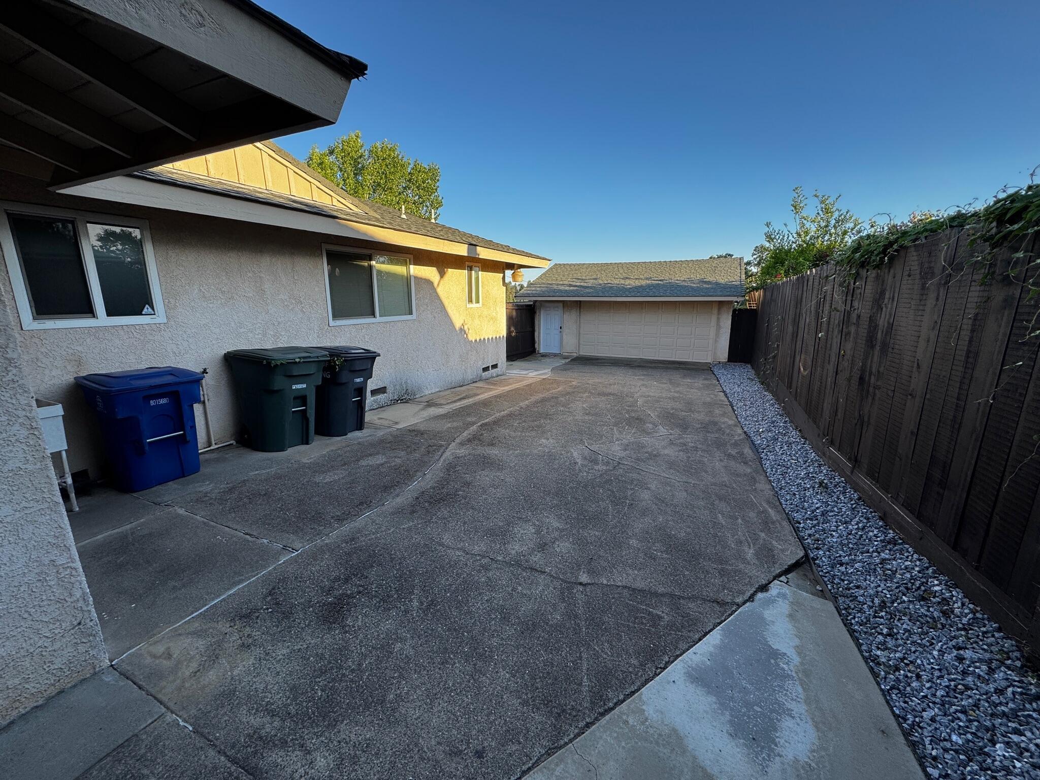 Property Photo: 1905 Riviera Drive CA 96001