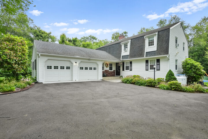 7 Colonial Drive  Bethel CT 06801 photo