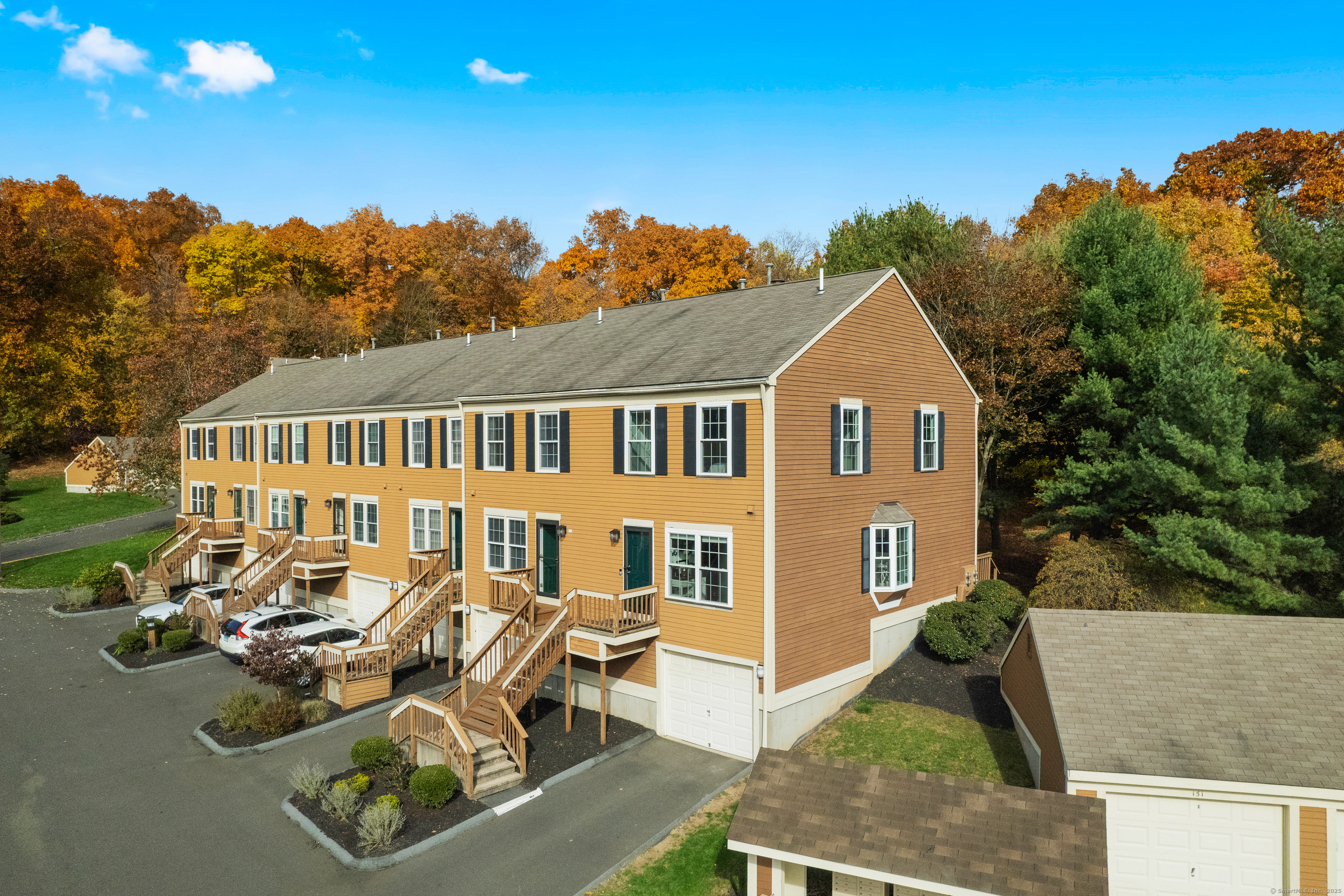 Property Photo:  136 Foxbridge Village Road 136  CT 06405 